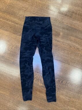 LULU ALIGN LEGGINGS - size 4 - black camo